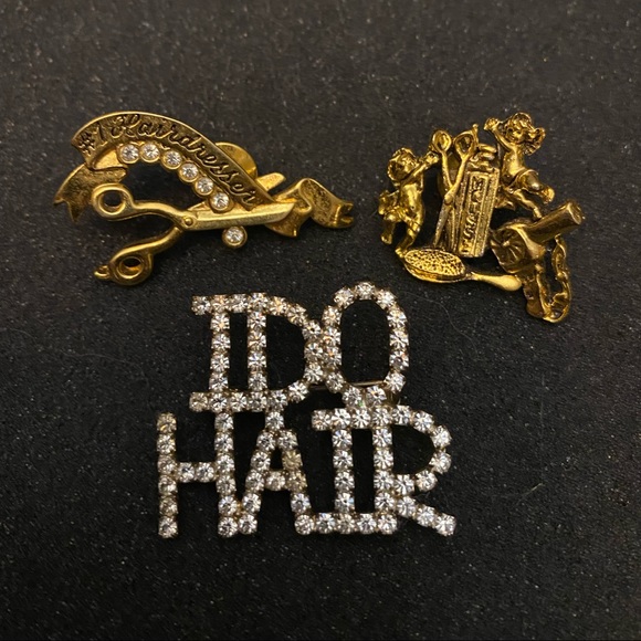 Stylist Hairdresser Beautician Pins Brooches Gold tone and Rhinestone - Picture 1 of 6